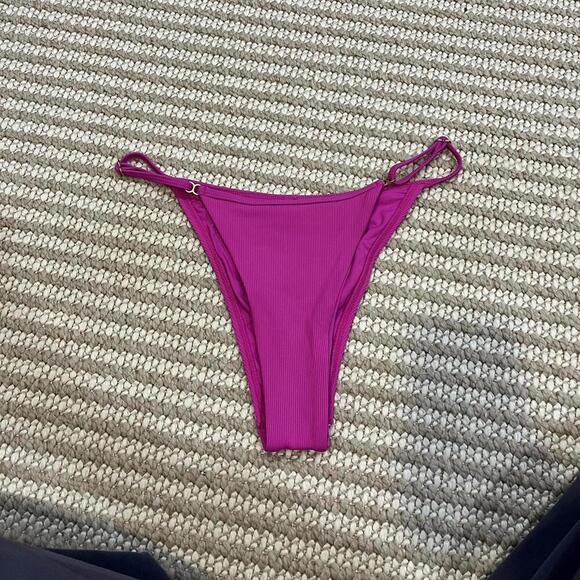 L Space Remi Bikini Bottom - Picture 2 of 4